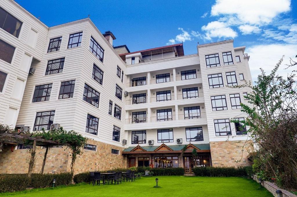 Sobralia Casino Resort & Spa Namchi Экстерьер фото