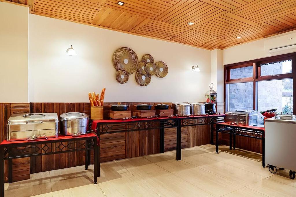Sobralia Casino Resort & Spa Namchi Экстерьер фото