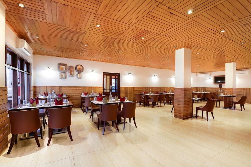 Sobralia Casino Resort & Spa Namchi Экстерьер фото